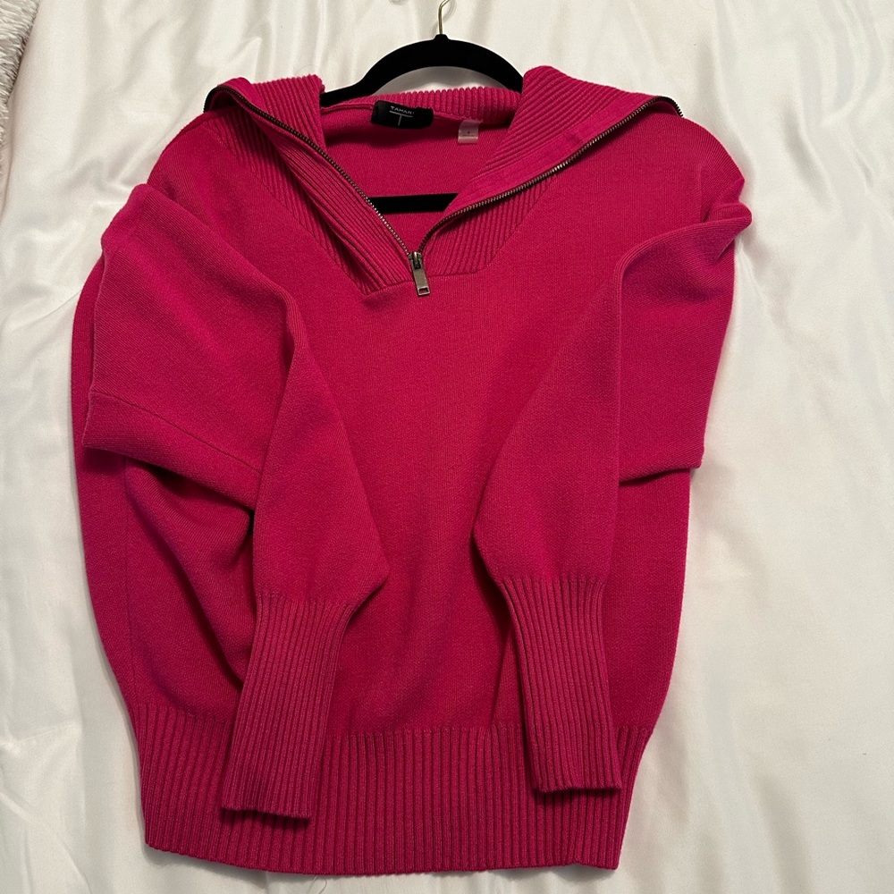 Women’s Sweater made by Tahari LIKE NEW